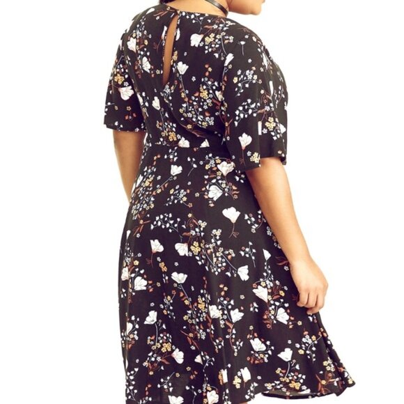 Torrid Plus Size 4 BLACK FLORAL Faux Wrap Dress - Picture 13 of 14